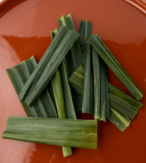 Dried Pandan Leaves